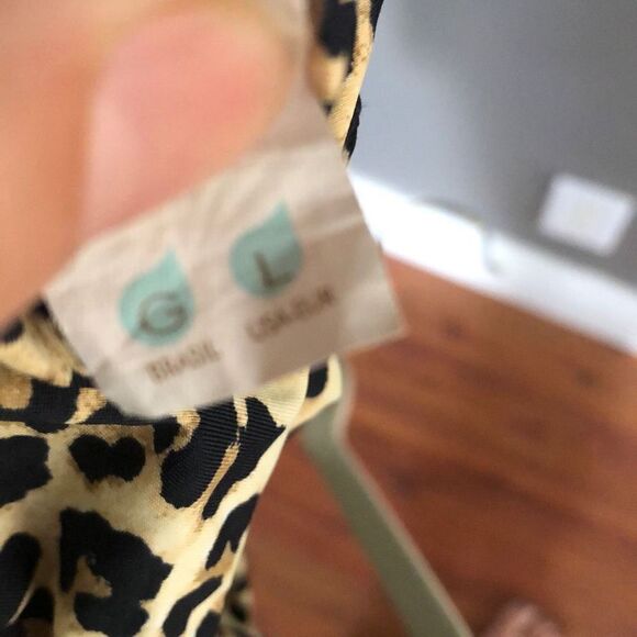 Rio de sol One piece low-cut leopard ruffle Brazilian one piece. Swimsuit size - Picture 4 of 4